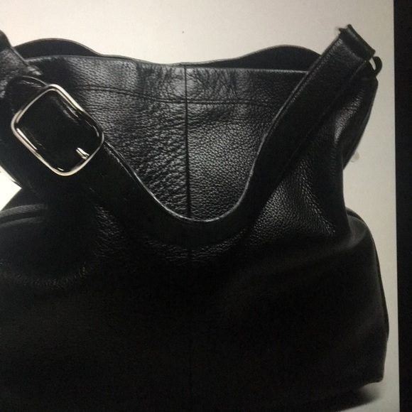 Handbags - Vintage Coach leather bag in mint;❤️FINAL OFFER